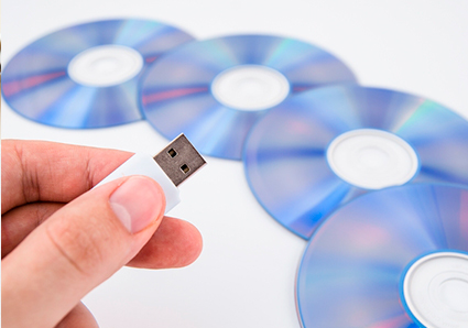 CD、DVD、USBなどの電子記録媒体